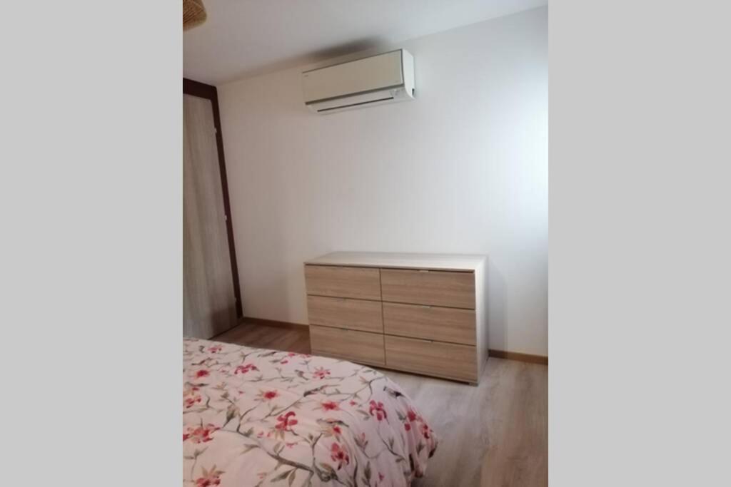 Charmant Appartement Avec Terrasse Pont-de-lʼIsère Exterior foto